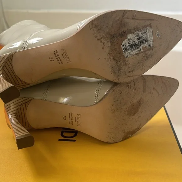 Wore once 37 size 7 - Picture 3 of 5